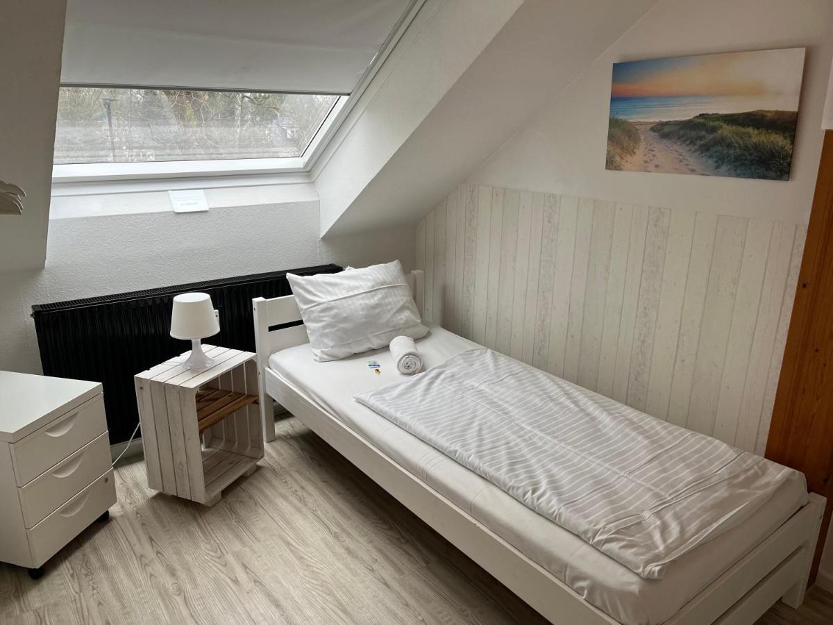Standard Single Room with Shared Bathroom and Shared Kitchen
